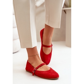 Ballerines plates rouges en daim écologique avec sangle Tirilina 3