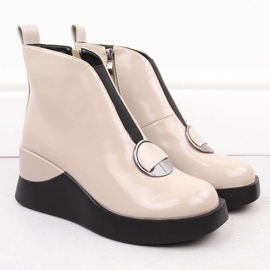 Bottines compensées vernies pour femme D&A S.Barski Premium Collection MR880-136 beige 2 Bottines compensées vernies pour femme D&A S.Barski Premium Collection MR880-136 beige 2