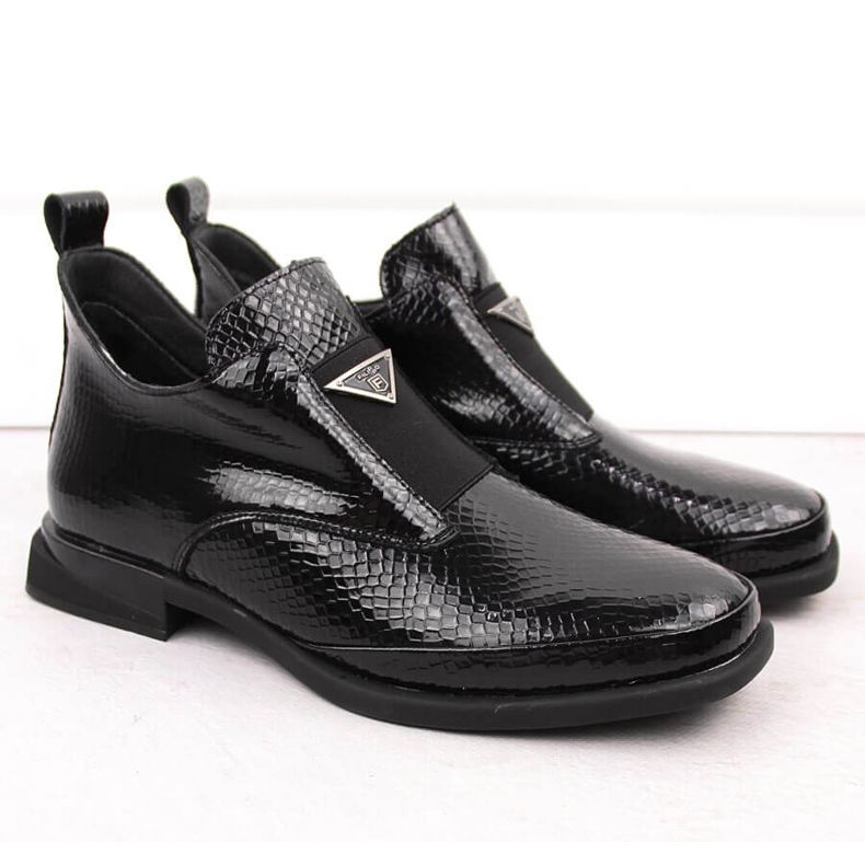 Bottines pour femme en cuir verni avec décoration crocodile, noir Filippo DBT6425 2