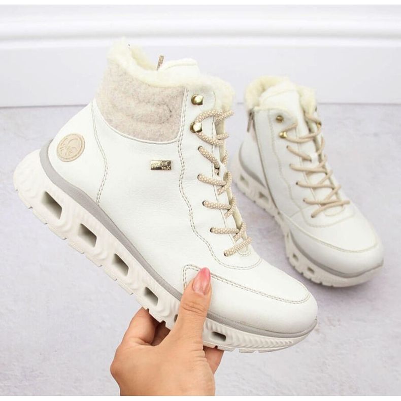 Bottes de sport isolées Rieker W RKR720 blanc blanche 1