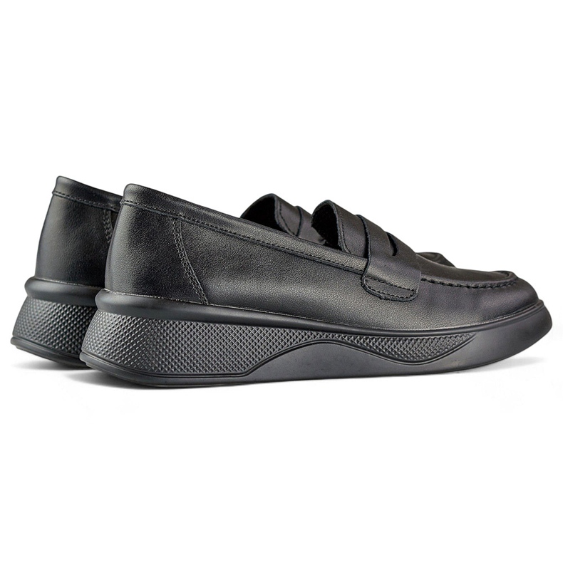 Chaussures classiques en cuir noir pour femmes sur une plateforme confortable 1