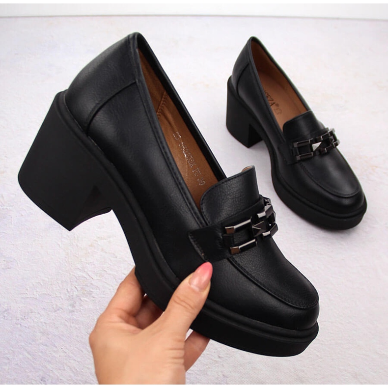 Chaussures à talons femme Vinceza noires avec chaîne 1
