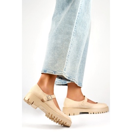 Chaussures femme en daim beige à fermeture à boucle 4