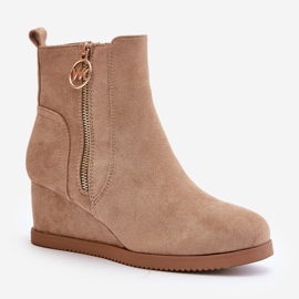 Bottines compensées isolées avec fermeture éclair décorative en daim écologique beige foncé Leretha 7