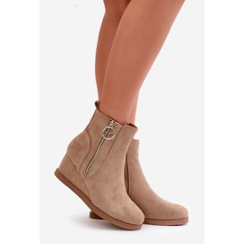 Bottines compensées isolées avec fermeture éclair décorative en daim écologique beige foncé Leretha 1