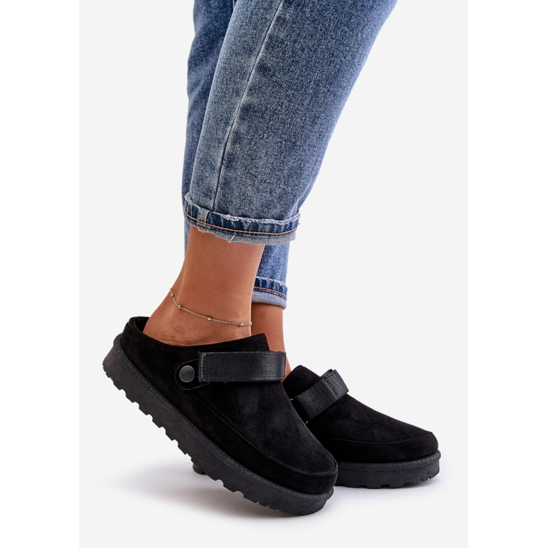 Tongs fourrées pour femme sur la plateforme Azida Noir le noir 1