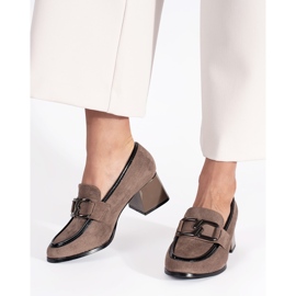 Chaussures beiges en daim à talon épais 1