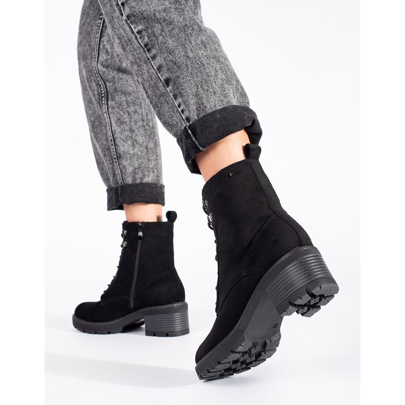 Bottines en daim noir à liens 1