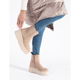 Bottines Chelsea en daim beige à semelles compensées 2