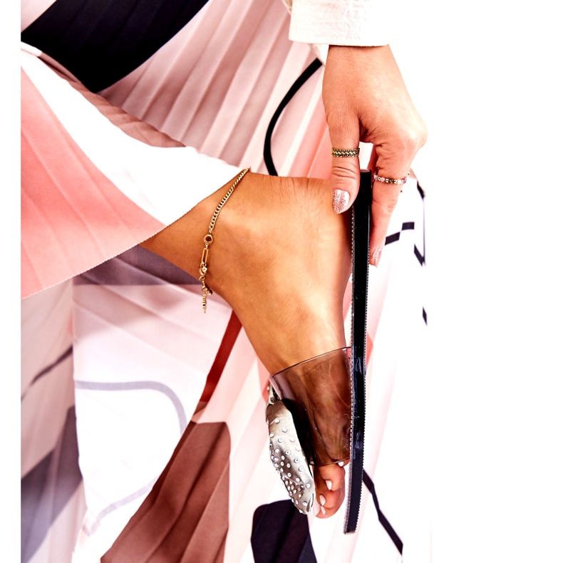 Les tongs en caoutchouc des femmes avec un arc et des zircons gris noir 4