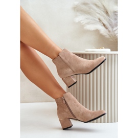Bottines à talons hauts en daim écologique fermées par une fermeture éclair, Sairis beige foncé 8