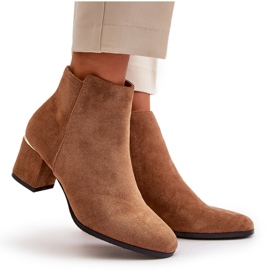 Bottines à talons hauts en daim écologique fermées par une fermeture éclair Sairis camel brun 10