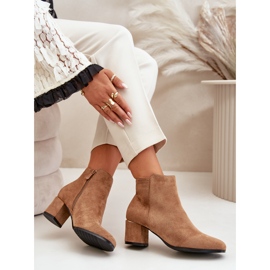 Bottines à talons hauts en daim écologique fermées par une fermeture éclair Sairis camel brun 8