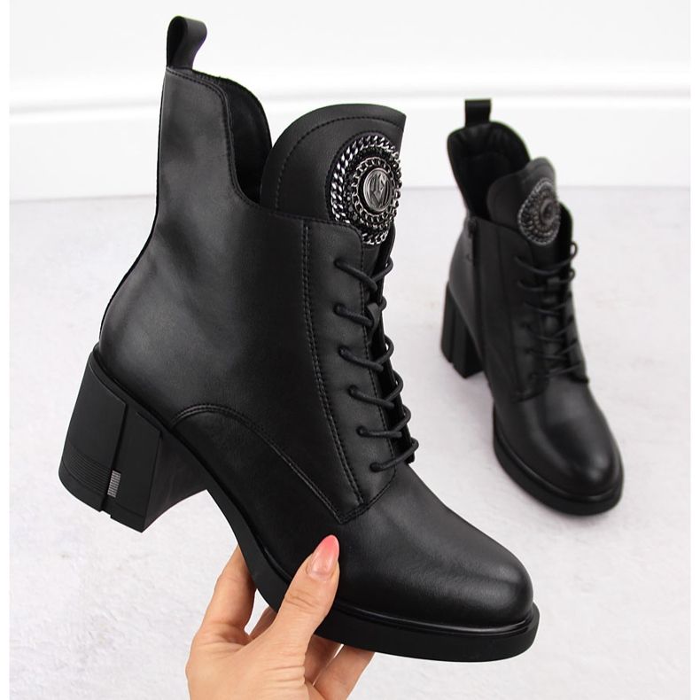 Bottines en cuir pour femmes avec décoration, noir Vinceza 66676 le noir 1 Bottines en cuir pour femmes avec décoration, noir Vinceza 66676 le noir 1