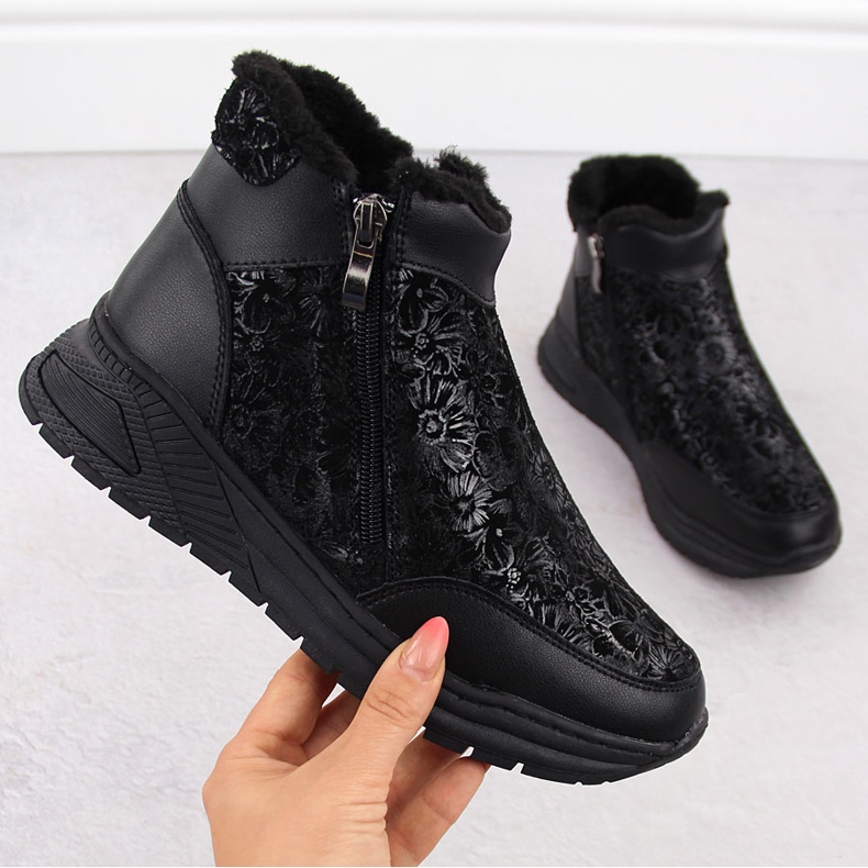 Bottines femme en cuir noir à fleurs T.Sokolski Z24-329 le noir 1