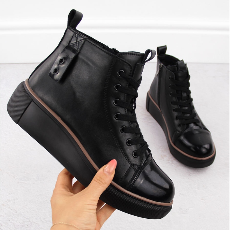 Bottines noires isolées en cuir pour femme T.Sokolski Z24-218 1