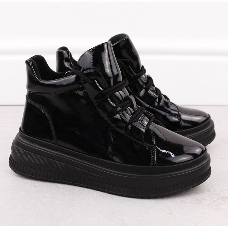 Bottines noires isolées en cuir verni pour femme Artiker 55C1049 2