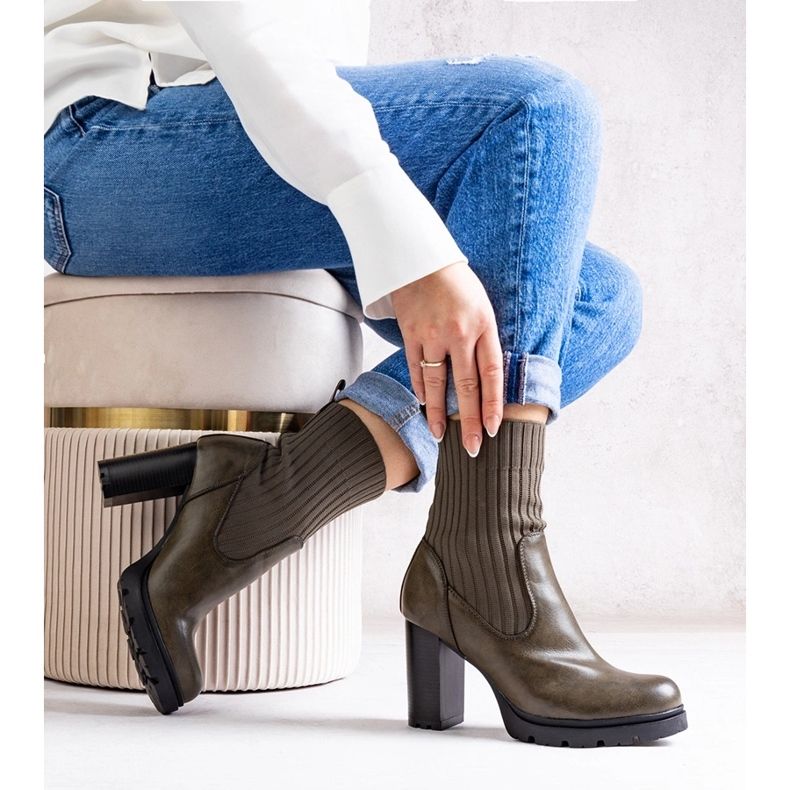 Bottines vertes en cuir écologique Asera 1