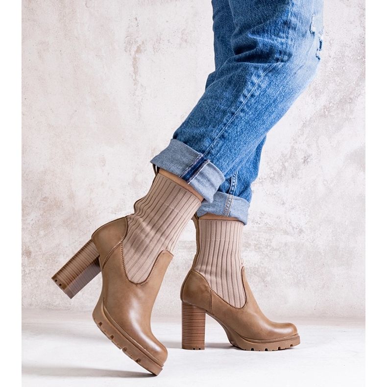 Bottines beige foncé en cuir écologique Asera 1