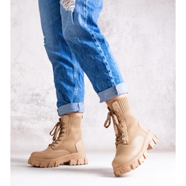 Bottines beiges à tige flexible de Zogba 2