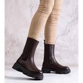 Bottines hautes marron en cuir écologique Manera brun 2 Bottines hautes marron en cuir écologique Manera brun 2