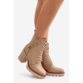 Jezzi Bottines isolées beiges avec détail doré Ivarisse 1 Jezzi Bottines isolées beiges avec détail doré Ivarisse 1