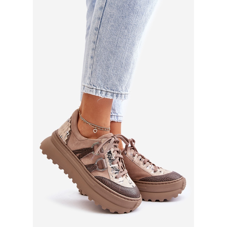 Baskets en cuir pour femmes sur la plateforme Maciejka 06562-10 Beige foncé 1