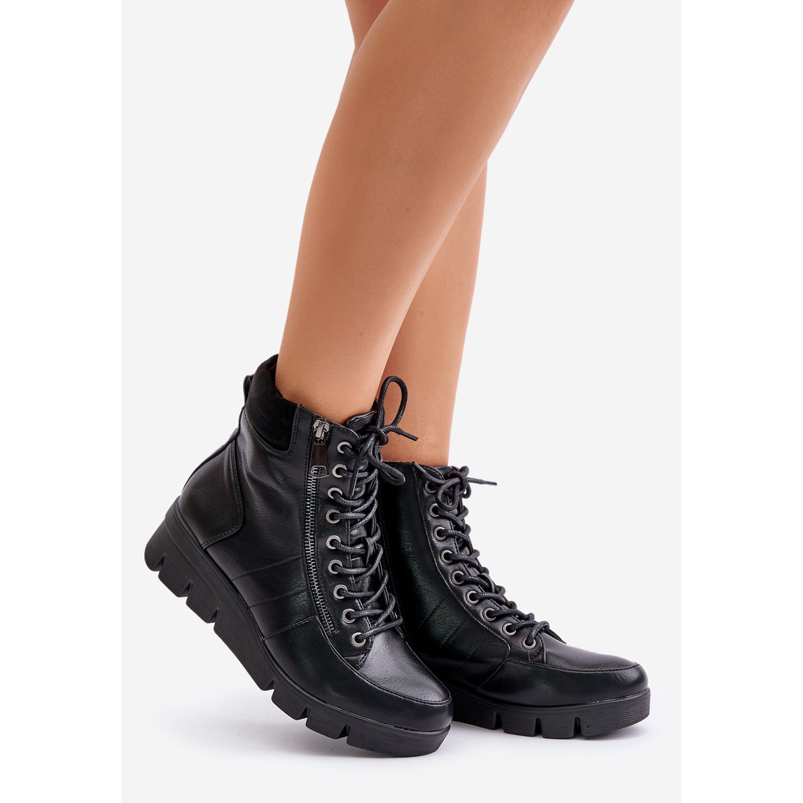Bottines femme legeres et isolees sur plateforme et compensee Noir Savindria le noir