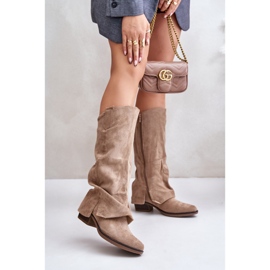 Bottes femme beiges à talons bas avec tige retroussée Stinova 2
