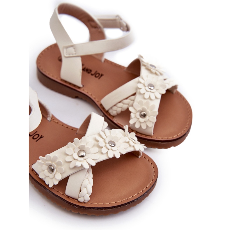 Sandales des filles fixées avec du velcro avec des fleurs blanches 1