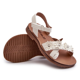 Sandales des filles fixées avec du velcro avec des fleurs blanches 4