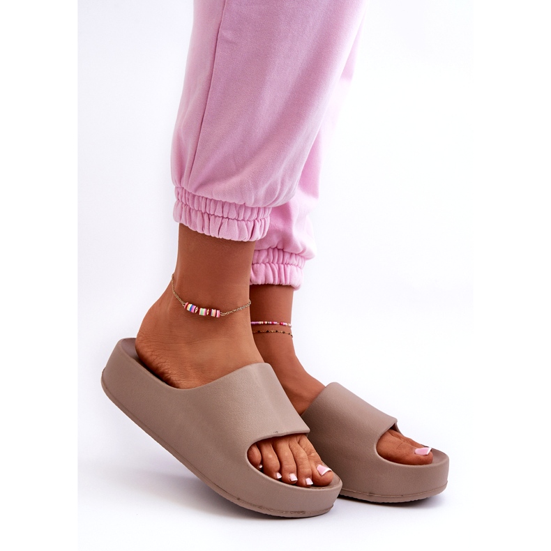 NEWS Tongs à plateforme en mousse Airaplea pour femmes de coloris marron beige 3