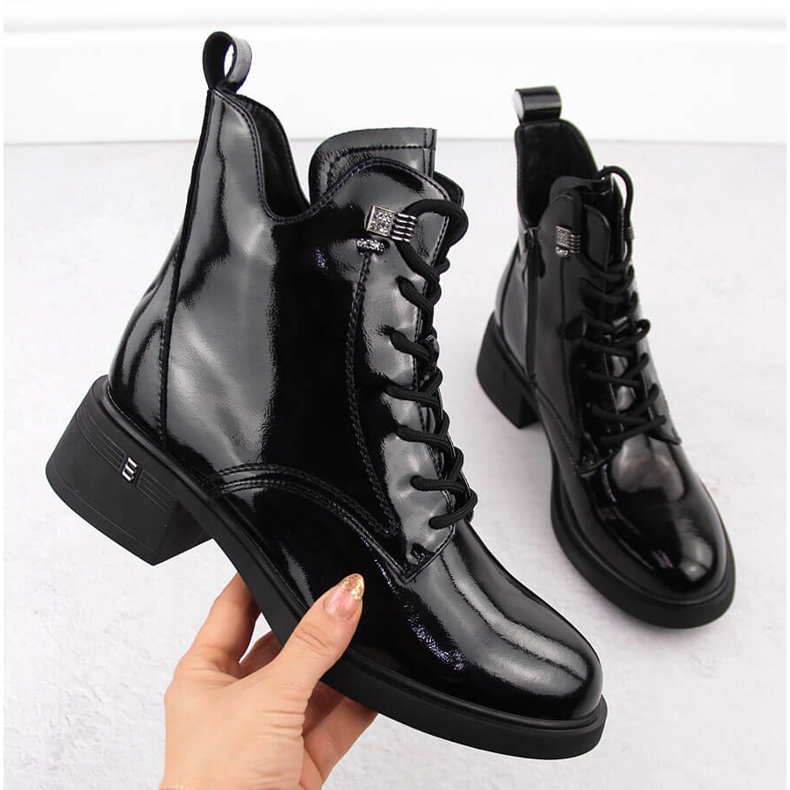 Bottines femme en cuir verni noir D&amp;A S.Barski Premium Collection CR42-089 1