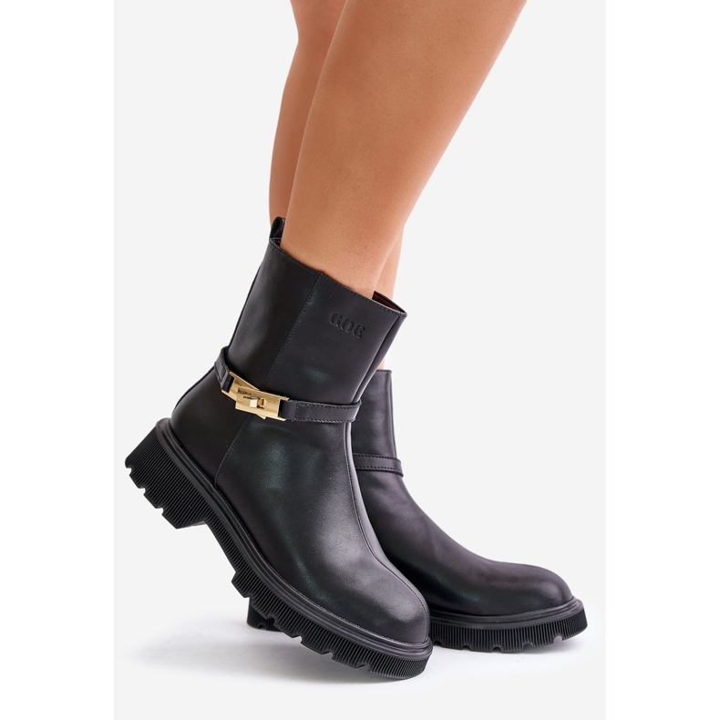 Bottes en cuir pour femmes avec une sangle isolée GOE OO2N4150 noir le noir 1