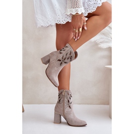 Lewski Shoes Bottines Ajourées en Daim Lewski 3629 Cappucino beige 3