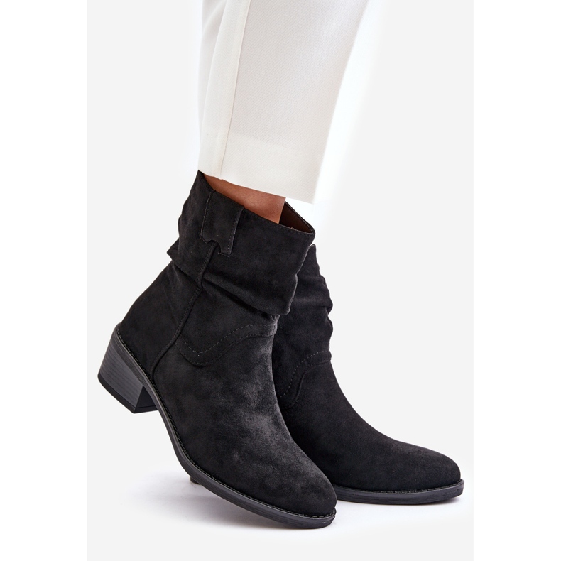 Bottines isolées noires Zinanya pour femmes avec un talon bas supérieur froncé le noir 1