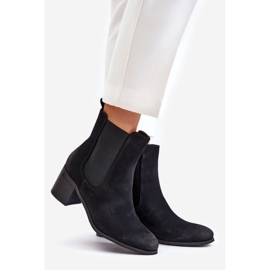 Bottes isolées pour femmes sur un talon haut noir Radeya le noir 1