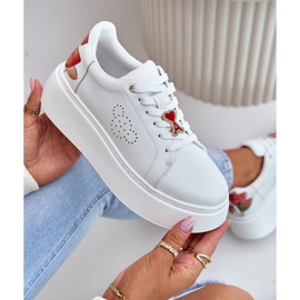 Vinceza Baskets en cuir pour femmes sur la plateforme avec épingle et fleur décorative 89100 blanc 2
