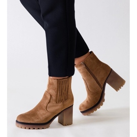 Bottines marron à talon haut massif, éco-daim Dunyana brun 2