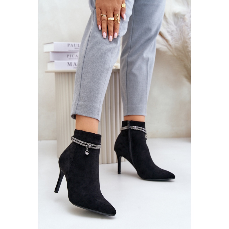 Bottines Isolées Sur Talon Haut Avec Bride Décorative Eco Daim Vinceza 16469 Noir 2