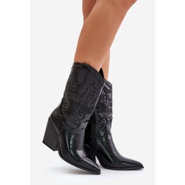Bottes de cowboy isolées Arlitta noires sur un talon haut avec décoration 1
