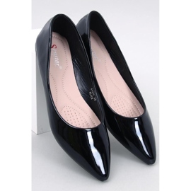 Ians Ballerines laquées noires à bout en amande le noir 1