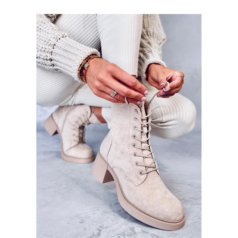 Bottines à lacets beiges 1
