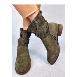 Bottines plates en daim vert 3