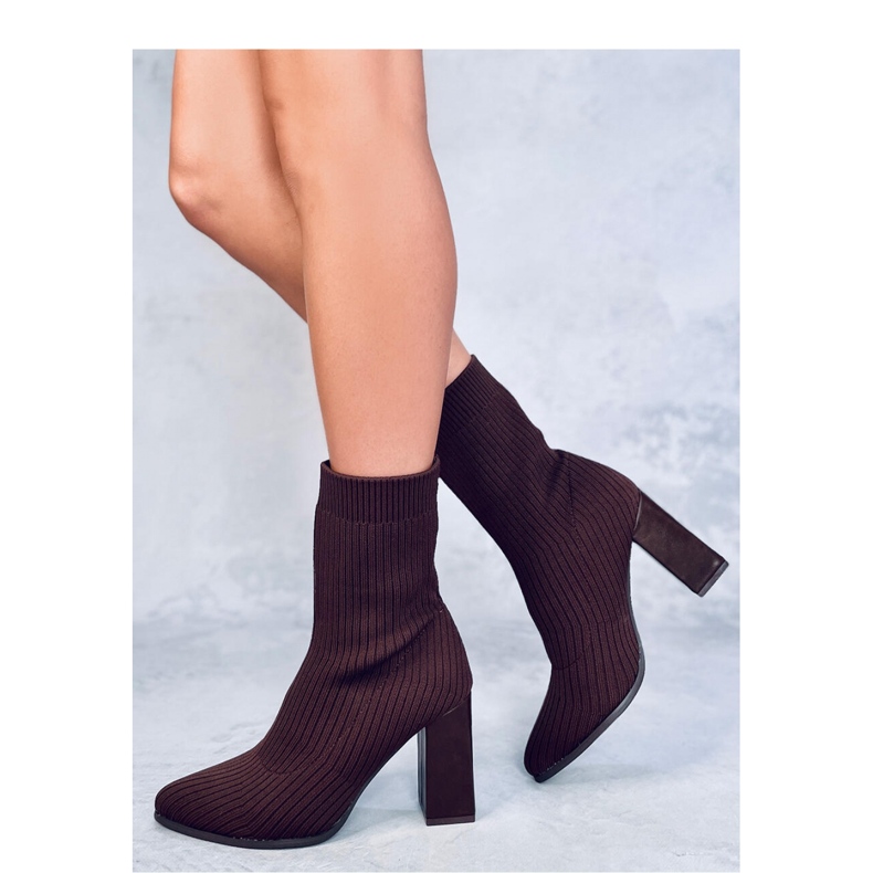 Bottines chaussettes à talons hauts marron brun 1