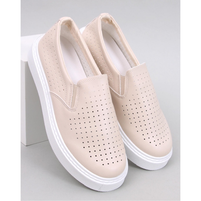 Baskets slip-on ajourées beiges 1
