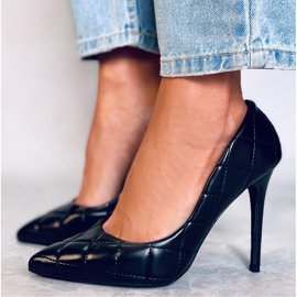 Escarpins noirs à talons matelassés le noir 1