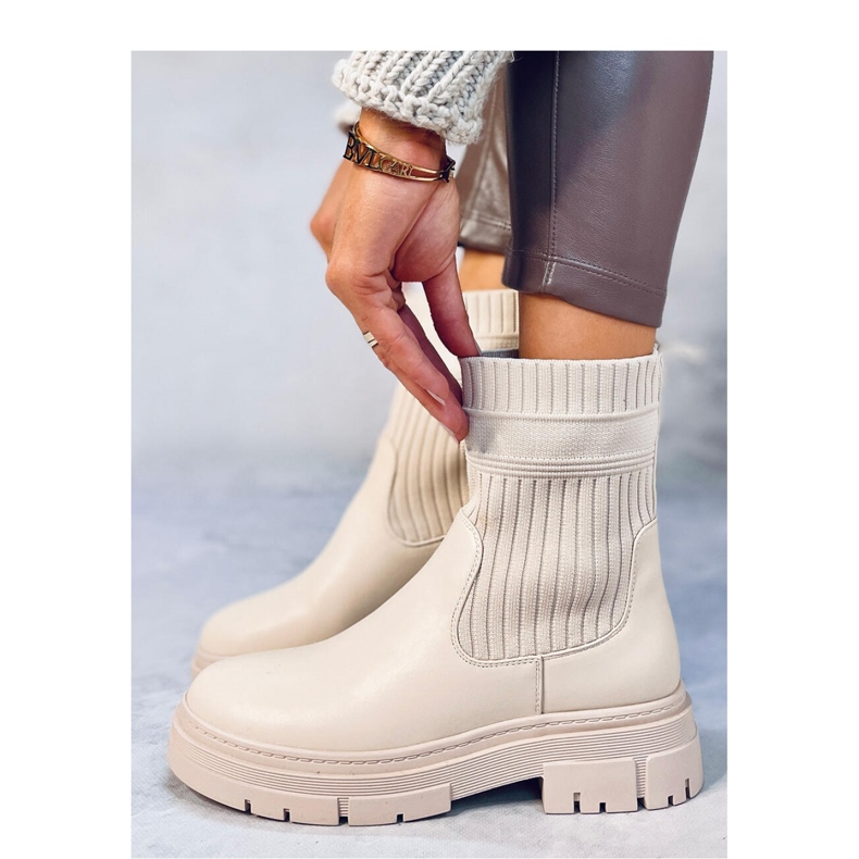 Bottines beiges avec tige élastique 1