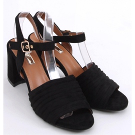 Sandales à talons noires le noir 1