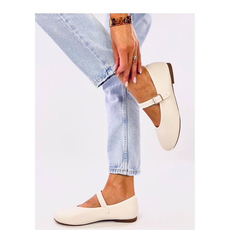 Ballerines beiges à lanières 1